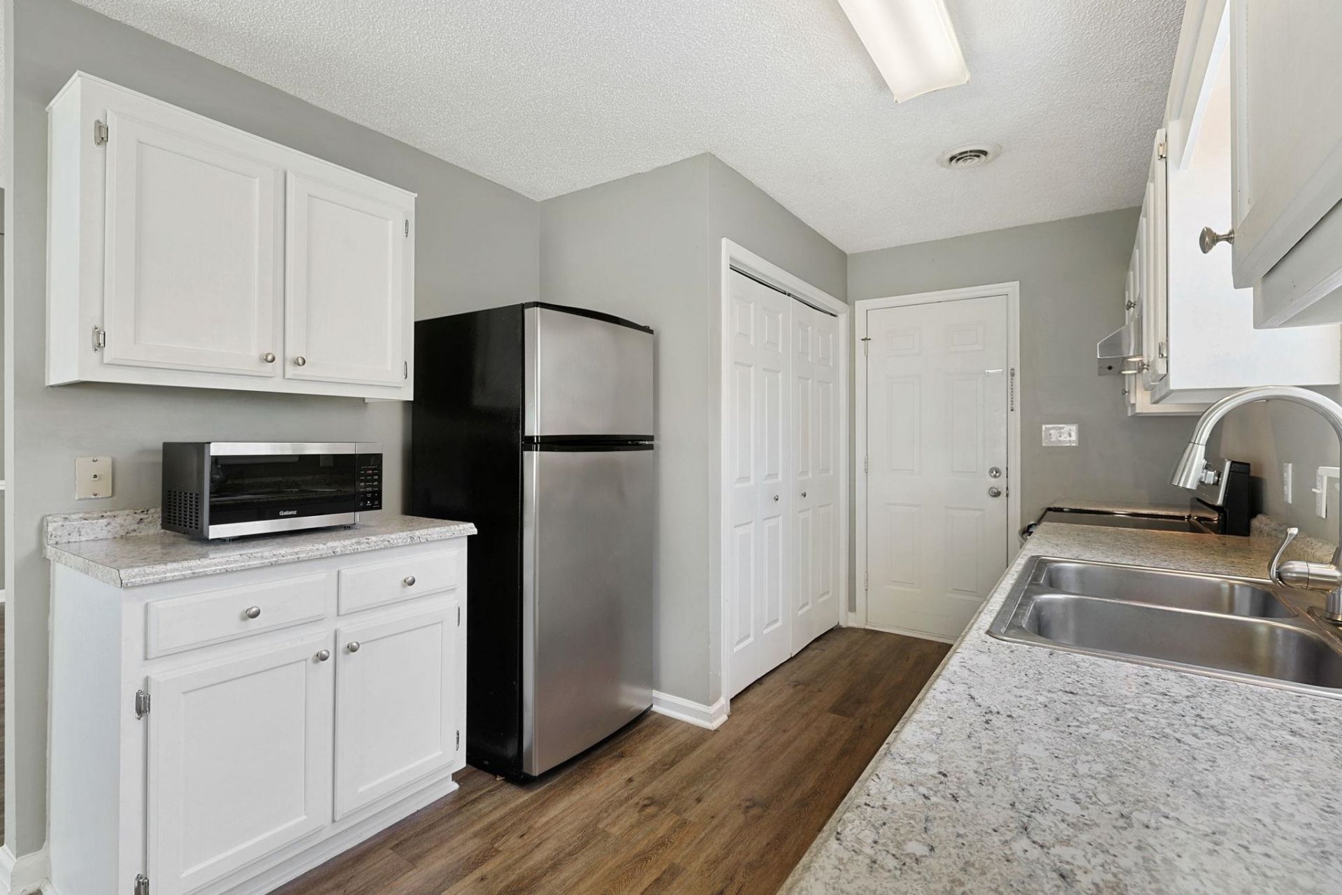 2835 Temperance Dr. Photo 11