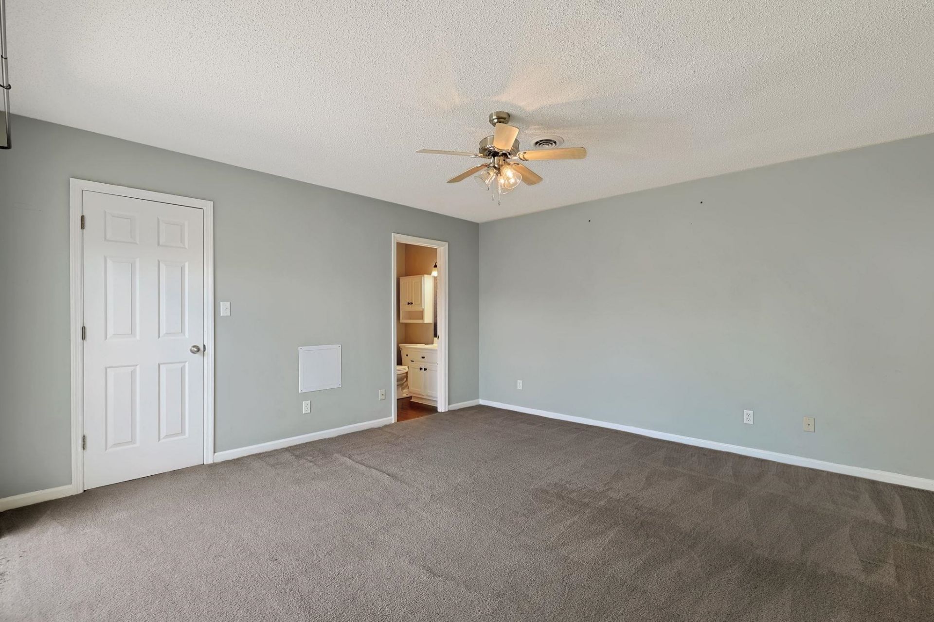 2835 Temperance Dr. Photo 13