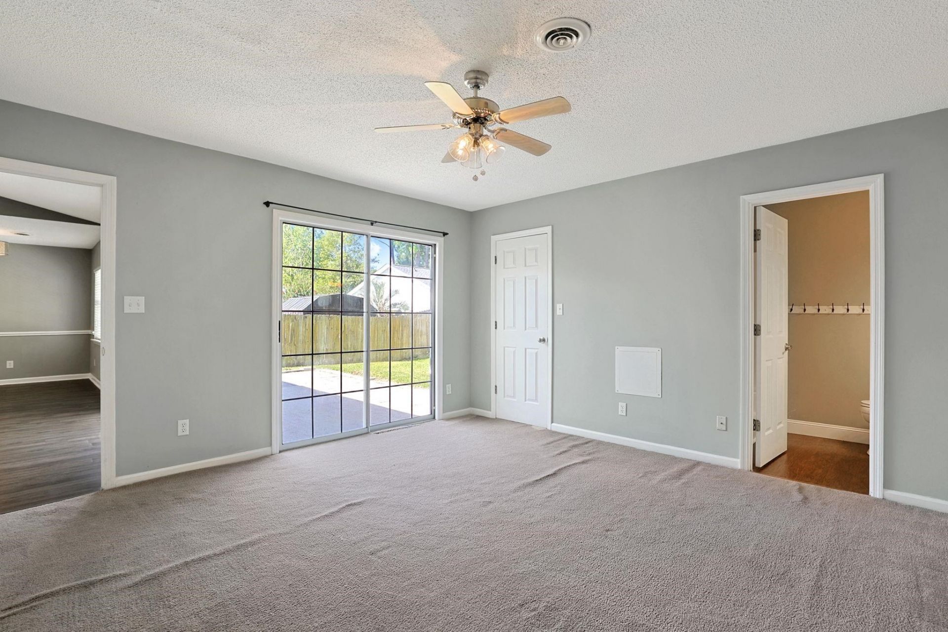 2835 Temperance Dr. Photo 14