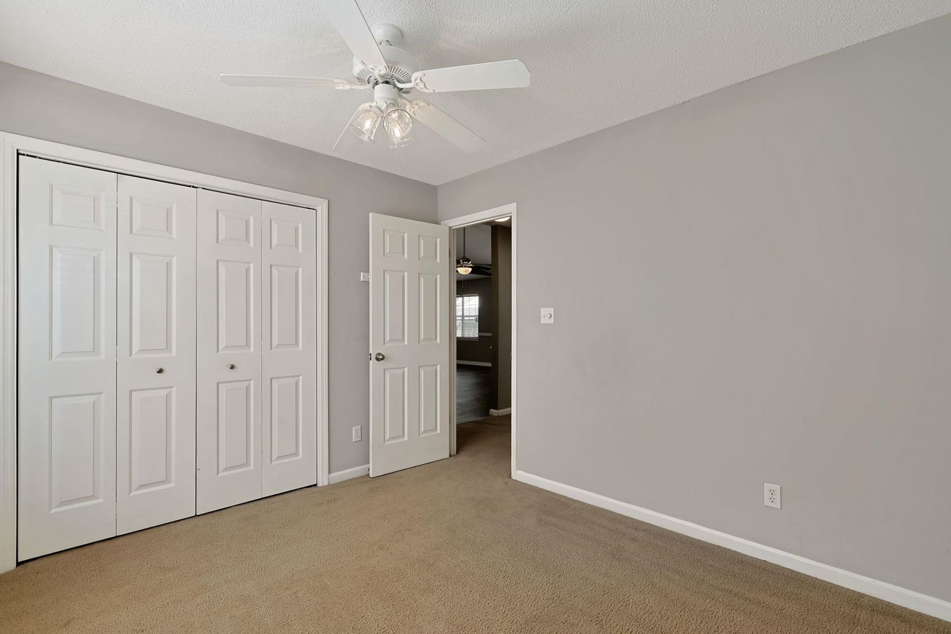 2835 Temperance Dr. Photo 20