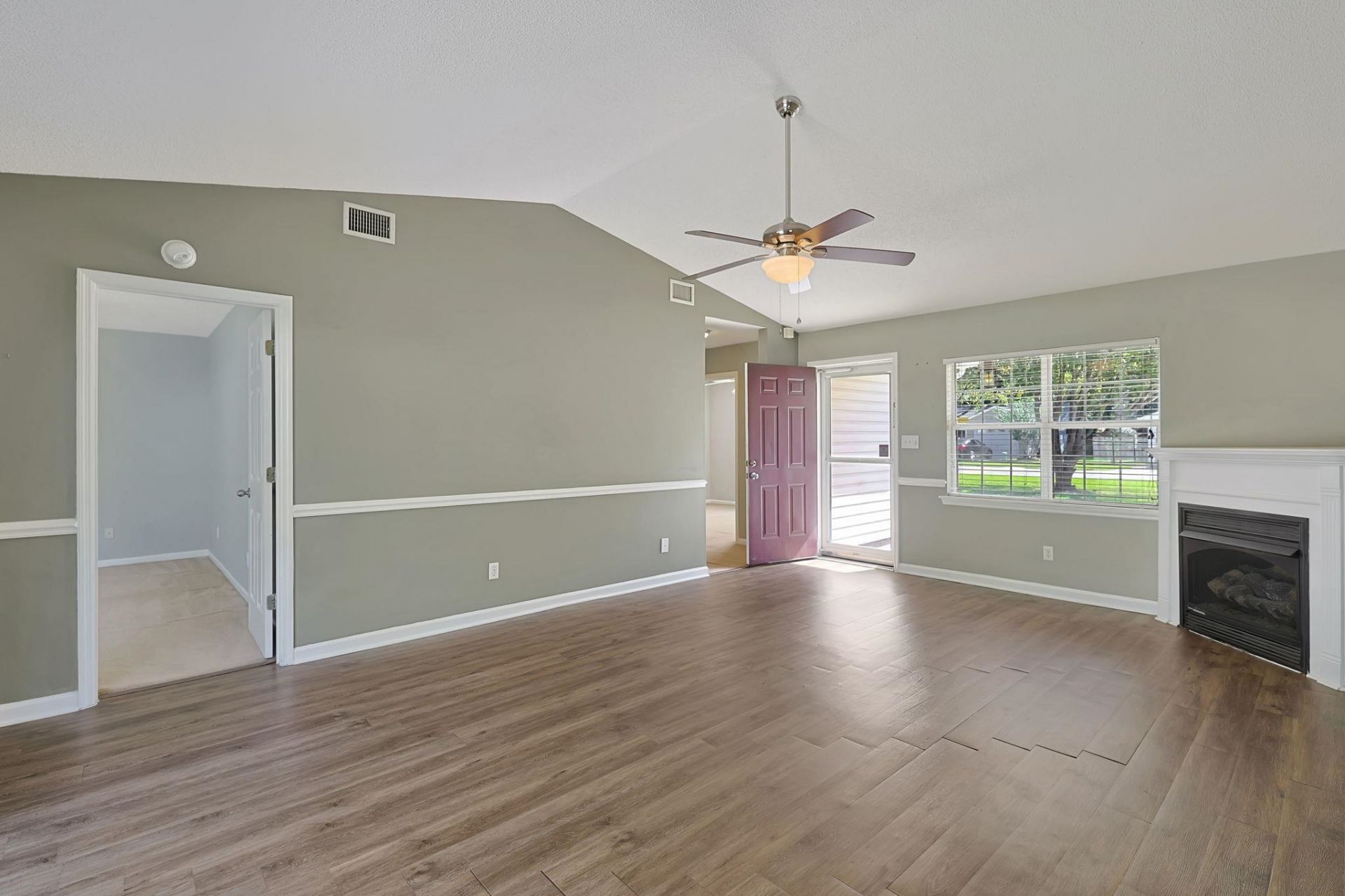 2835 Temperance Dr. Photo 5