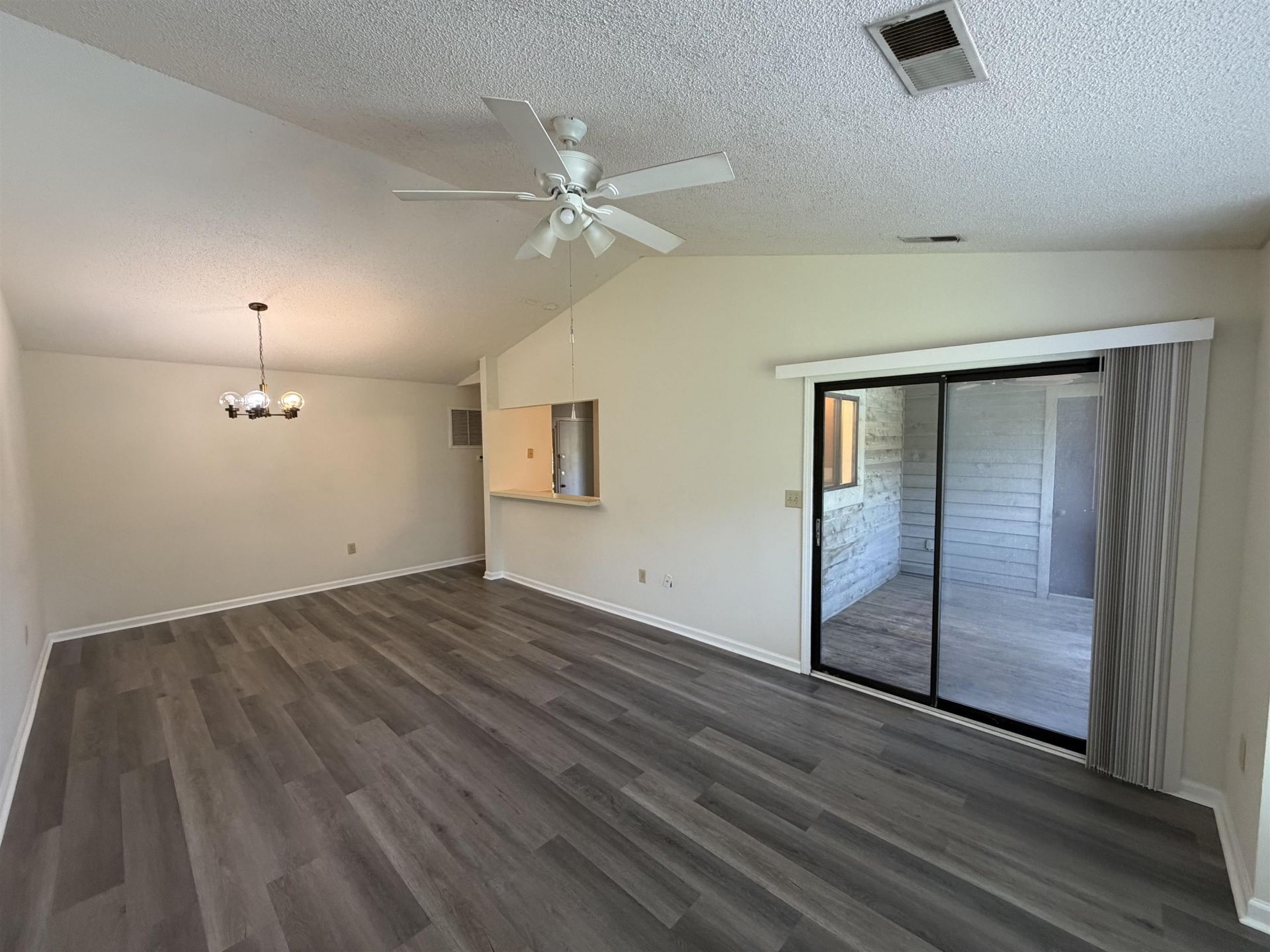 104 Indian Wells Ct. Photo 8
