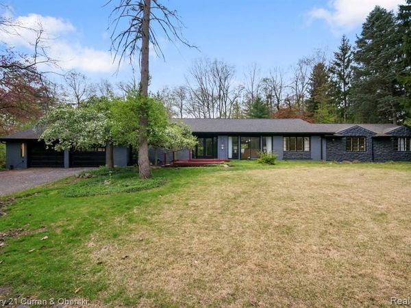 27869 Old Colony Street, Farmington Hills, MI 48334