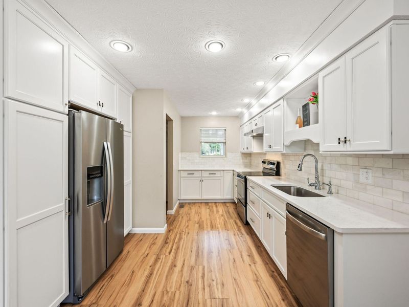 908 Cambridge Circle, Troy, OH 45373 Photo 8