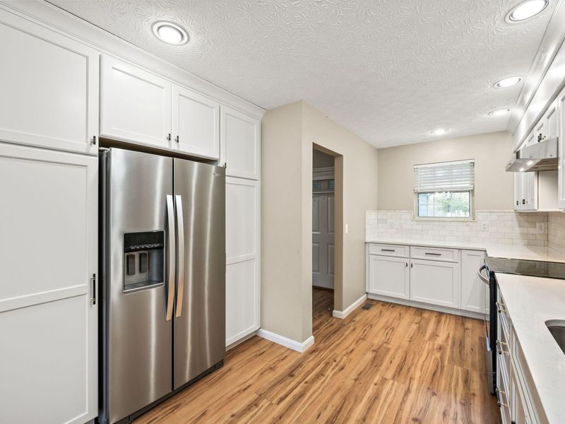 908 Cambridge Circle, Troy, OH 45373 Photo 9