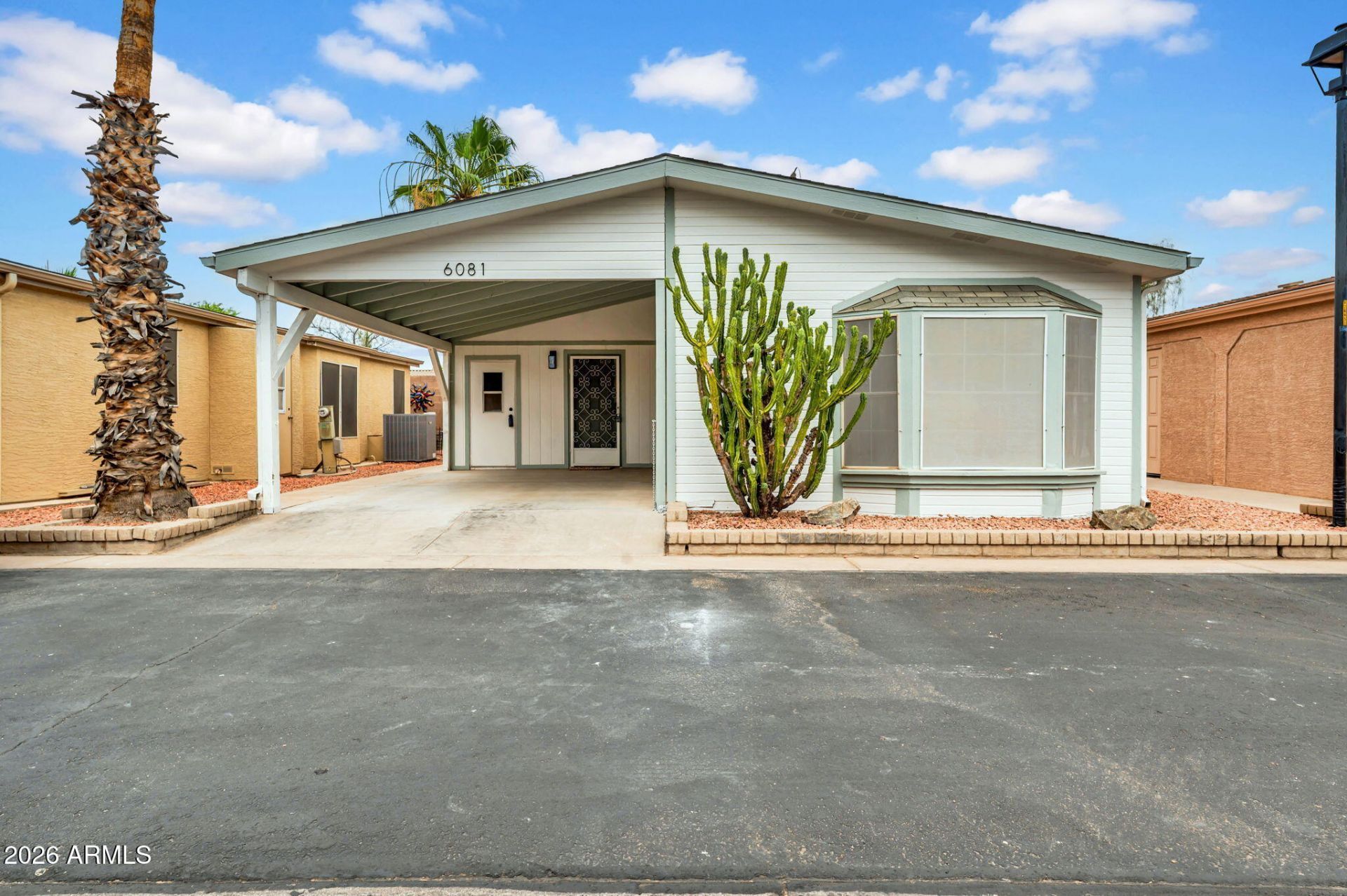 6081 S Oakmont Drive, Chandler, AZ 85249 Main Photo