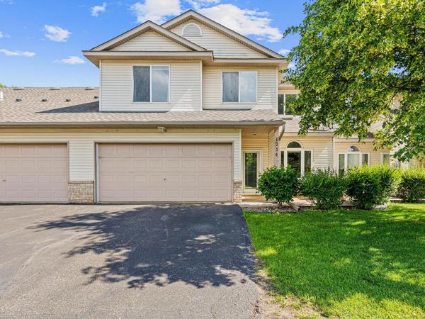 1234 Crystal Place E, Chaska, MN 55318