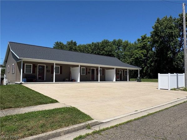 82 Pine Street , Dover, OH 44622
