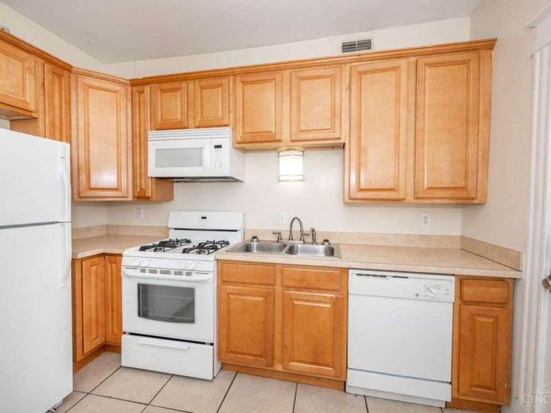 2927 Bellevue Avenue, Cincinnati, OH 45219 Photo 3