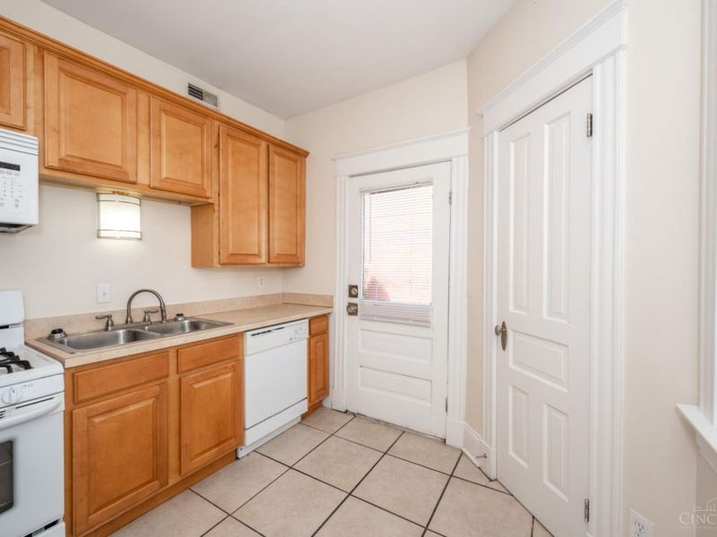 2927 Bellevue Avenue, Cincinnati, OH 45219 Photo 4