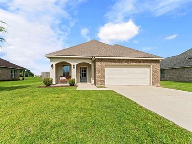 1705 S Gonzales Trace Ave, Gonzales, LA 70737