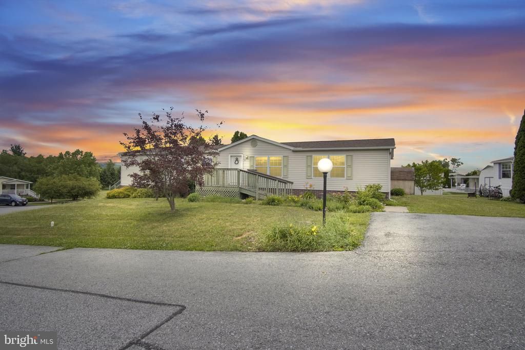 1 PINE ST , FREDERICKSBURG, PA 17026