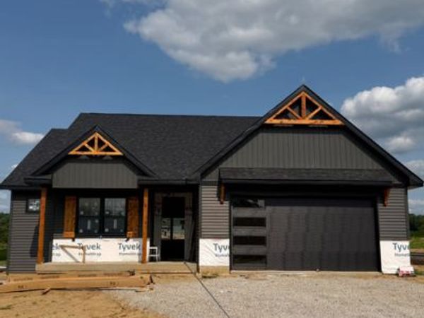 1409 Legends Drive, Milan, IL 61264