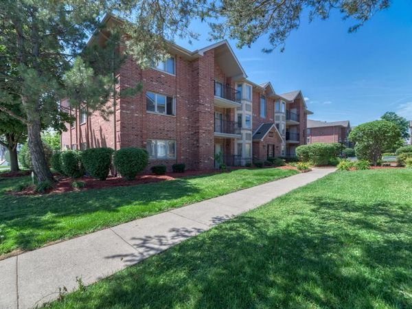 9420 S Melvina Avenue, Unit 2NW, Oak Lawn, IL 60453