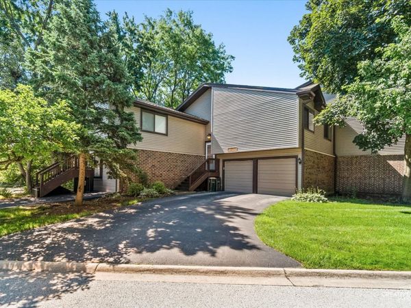 29W365 Thornwood Lane , Unit 365, Warrenville, IL 60555