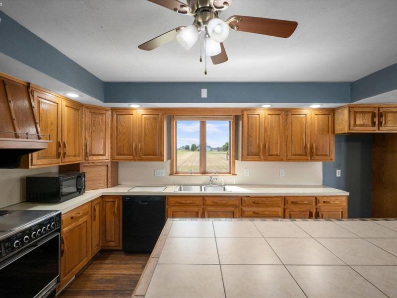 14245 W SR 163, Oak Harbor, OH 43449 Photo 13
