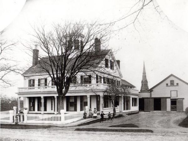 266 Main St, North Andover, MA 01845
