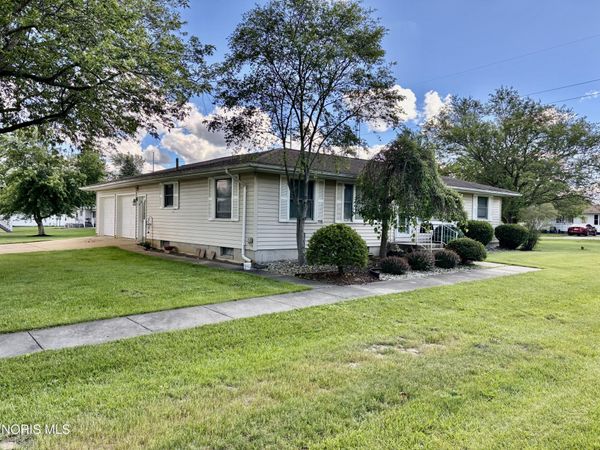 202 Cincinnati Street , Blakeslee, OH 43505