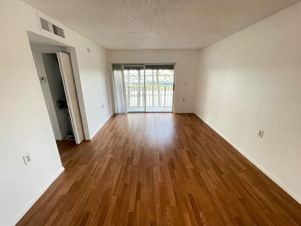 1068 N Benoist Farms Road, Unit 312, West Palm Beach, FL 33411