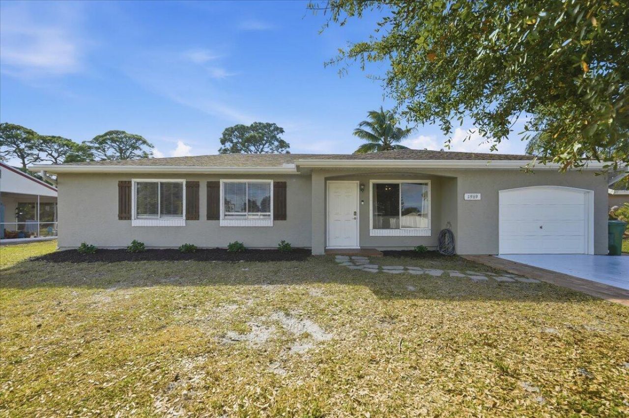 1969 SE Redwing Circle, Port Saint Lucie, FL 34952 Photo