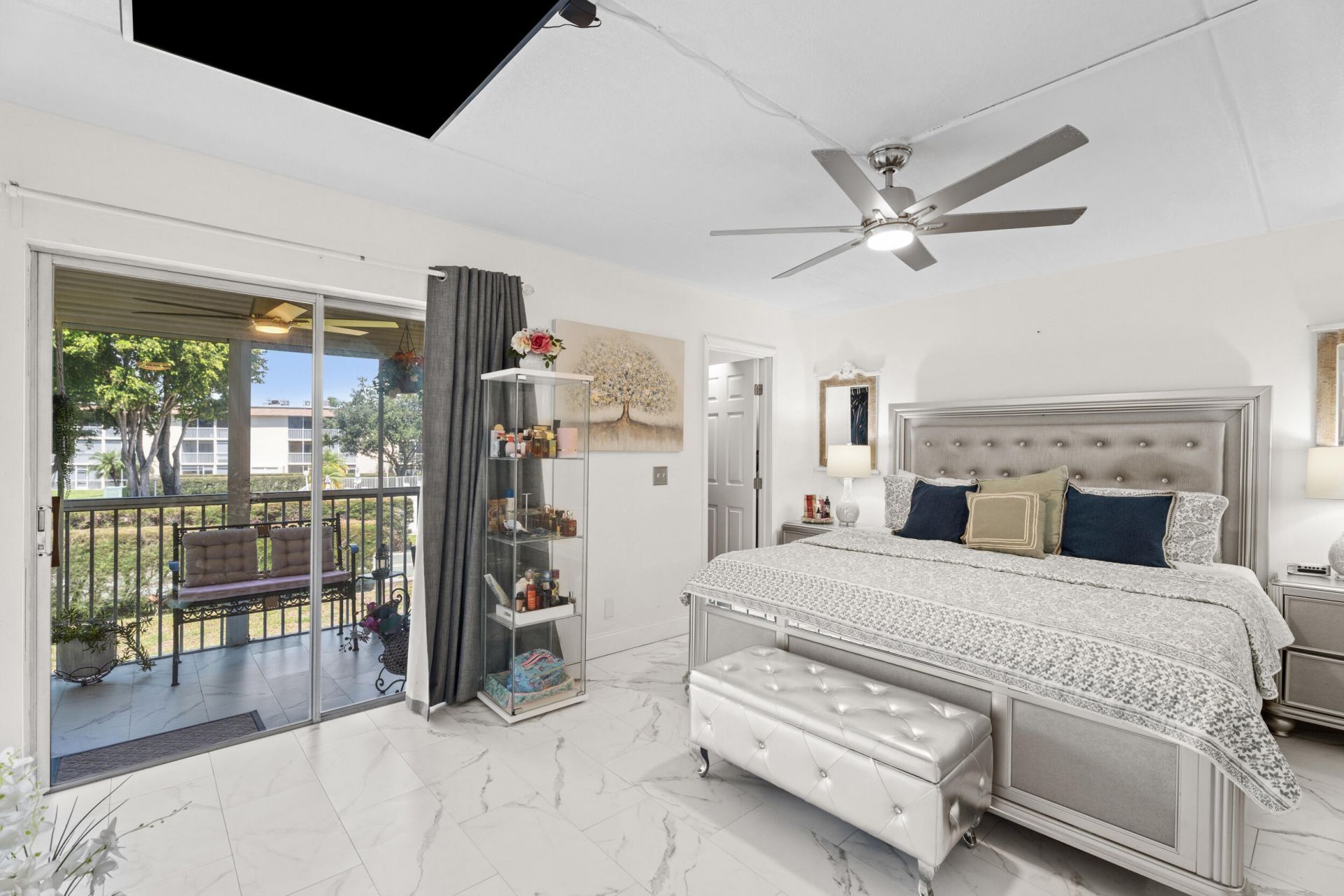 200 Village Green Circle E, Unit 206, Palm Springs, FL 33461 Photo