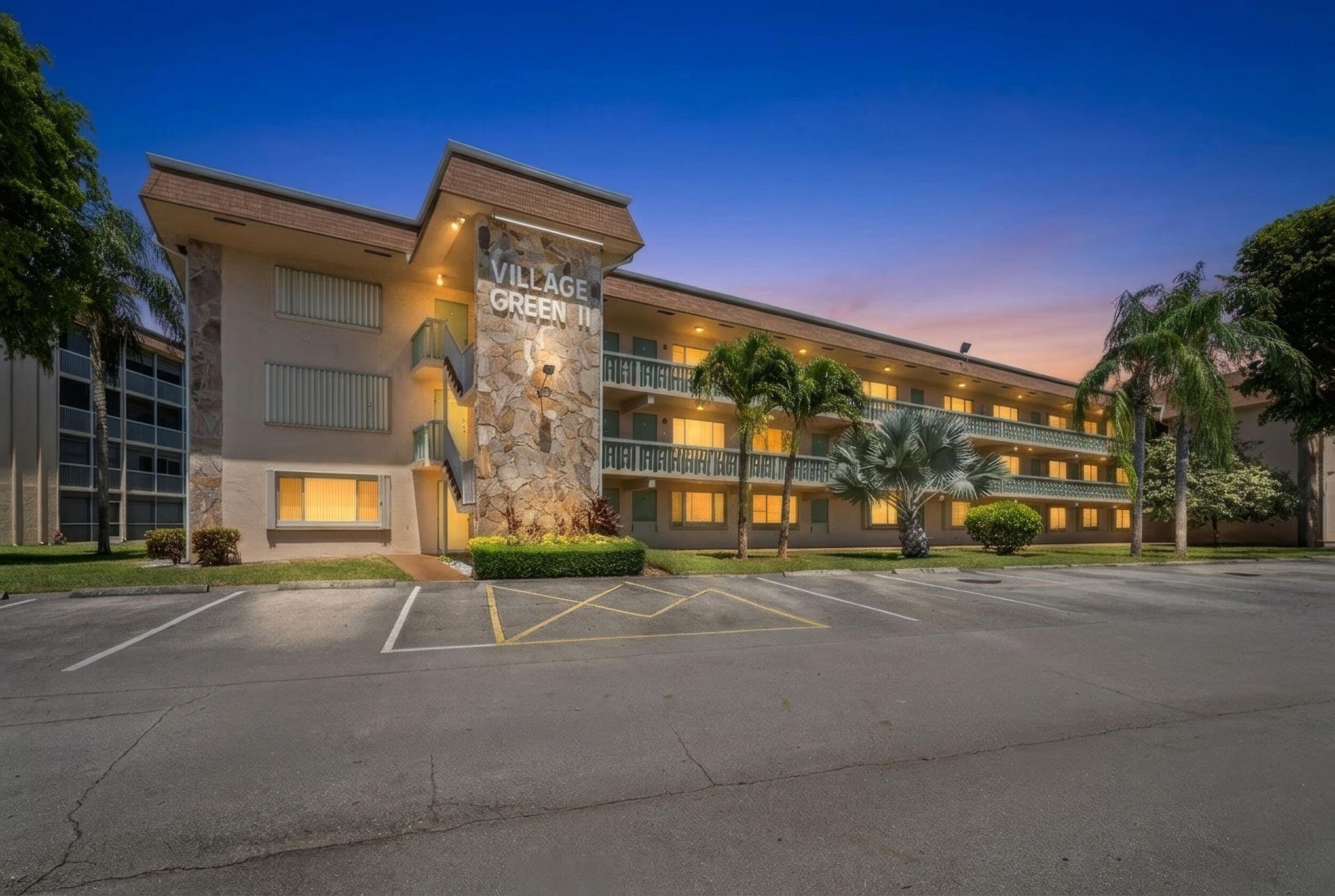 200 Village Green Circle E, Unit 206, Palm Springs, FL 33461 Photo