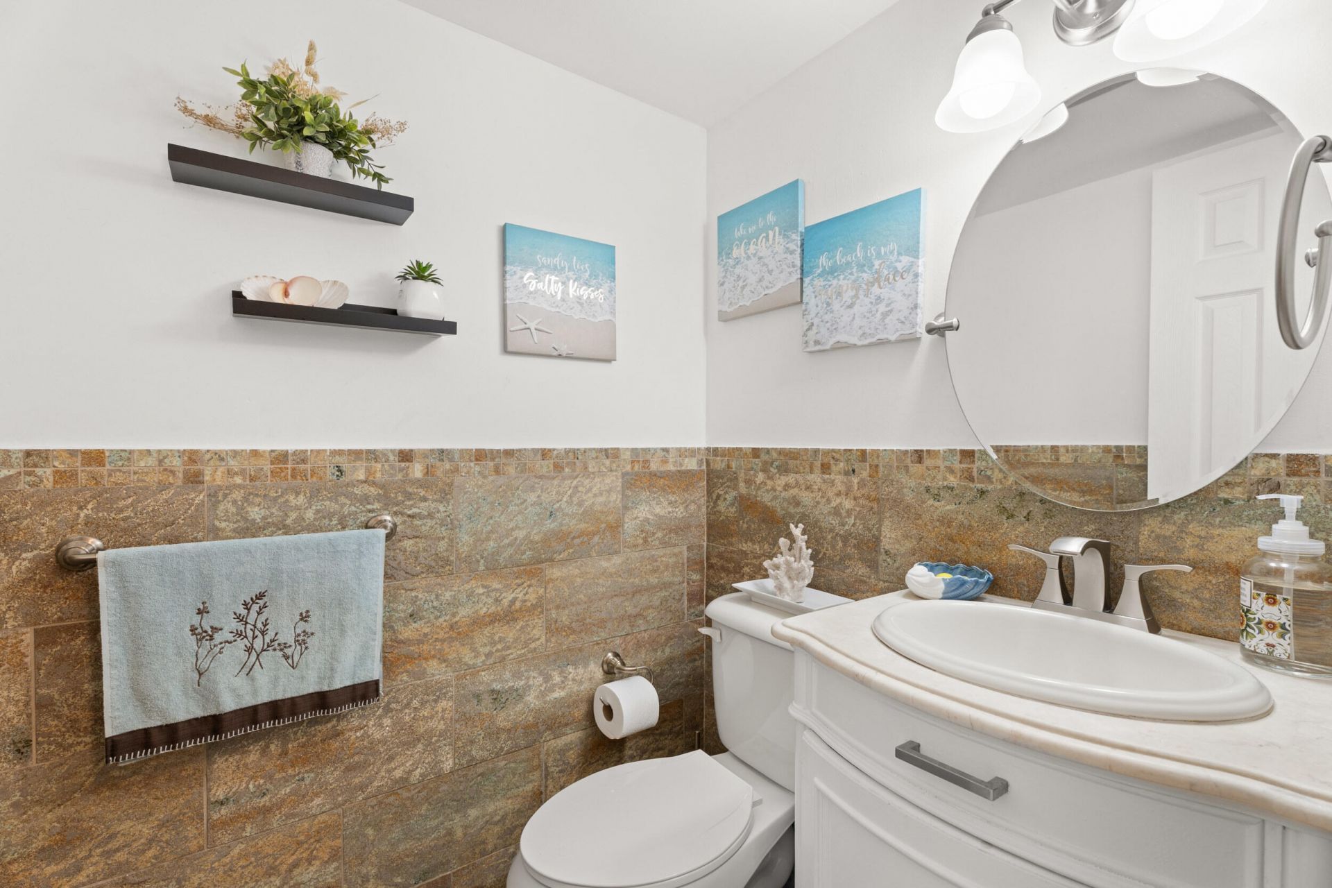 200 Village Green Circle E, Unit 206, Palm Springs, FL 33461 Photo