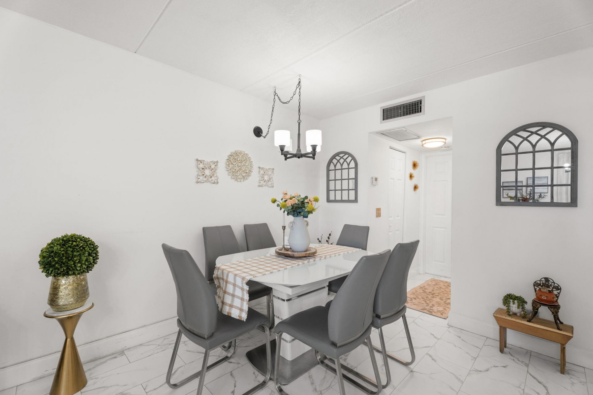 200 Village Green Circle E, Unit 206, Palm Springs, FL 33461 Photo