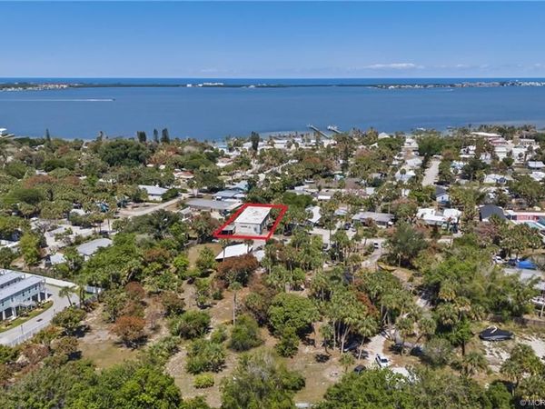 2653 NE Palm Avenue , Jensen Beach, FL 34957