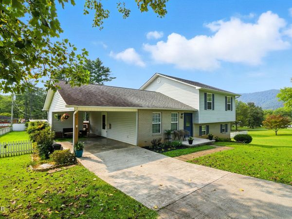 306 Eastwood Drive, La Follette, TN 37766
