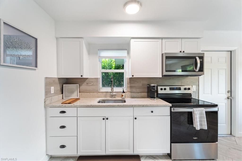 3365 Estey Ave, Naples, FL 34104 Photo
