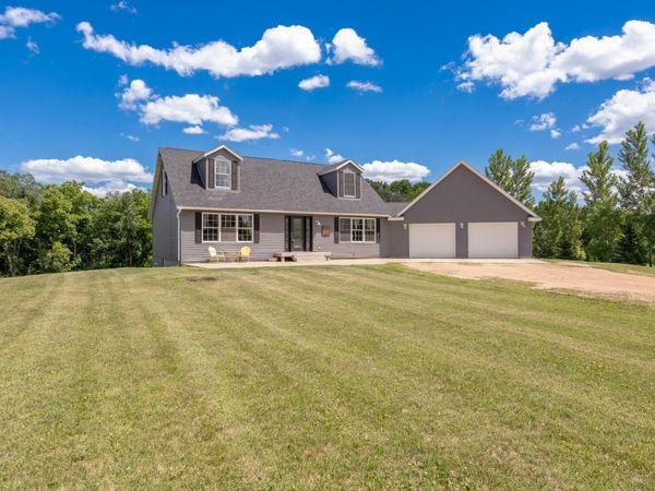 38653 Woodview Circle, Le Center, MN 56057