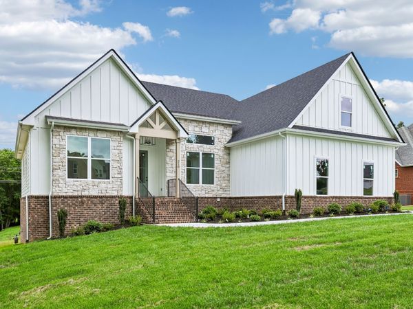 210 Cascade Dr , Winchester, TN 37398