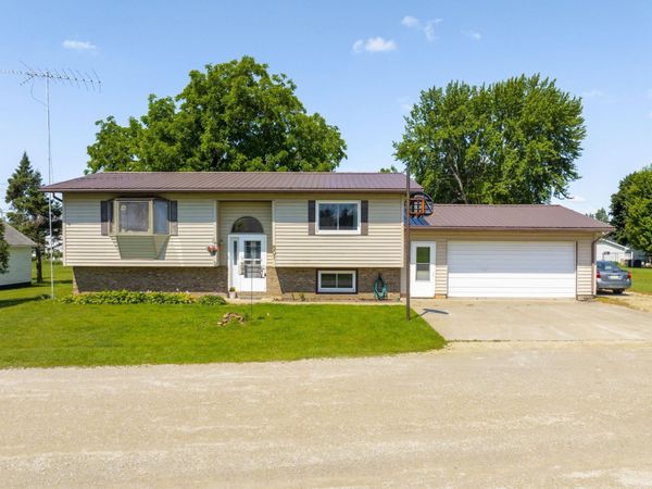 501 Water Street, Sumner, IA 50674