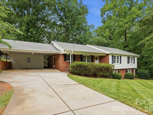926 Shady Bluff Drive, Charlotte, NC 28211