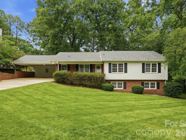 926 Shady Bluff Drive , Charlotte, NC 28211