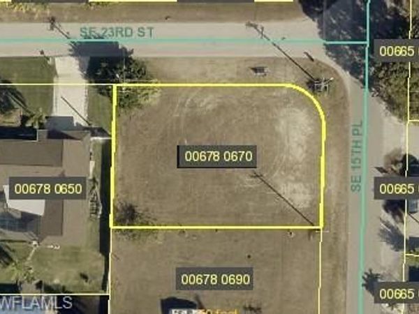 2302 SE 15th PL , CAPE CORAL, FL 33990