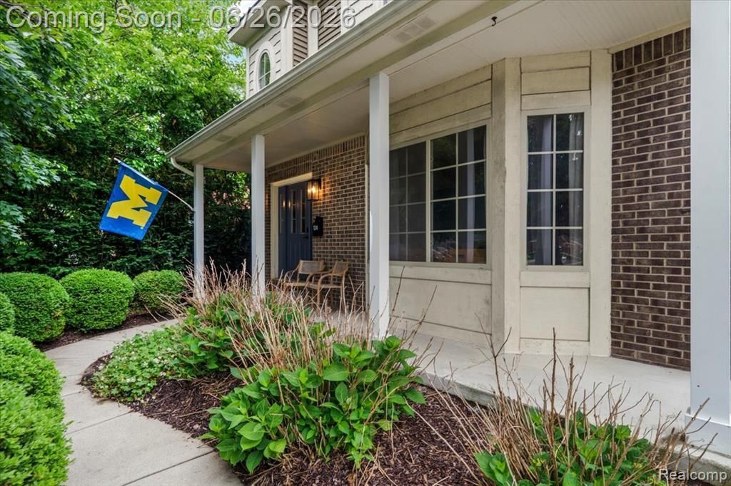 124 Woodside Road, Royal Oak, MI 48073 Main Photo