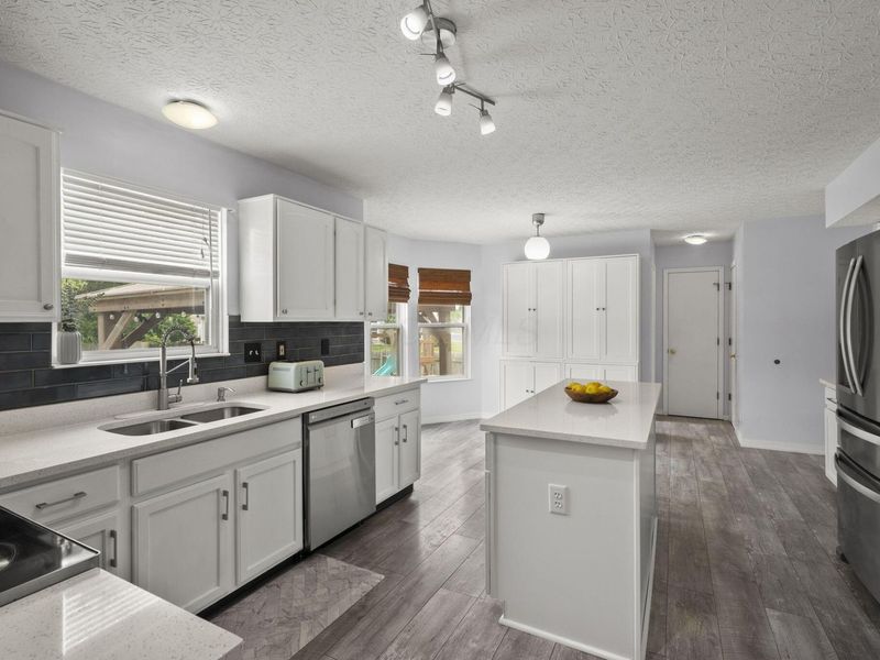 110 Lantern Chase Court, Delaware, OH 43015 Photo 12