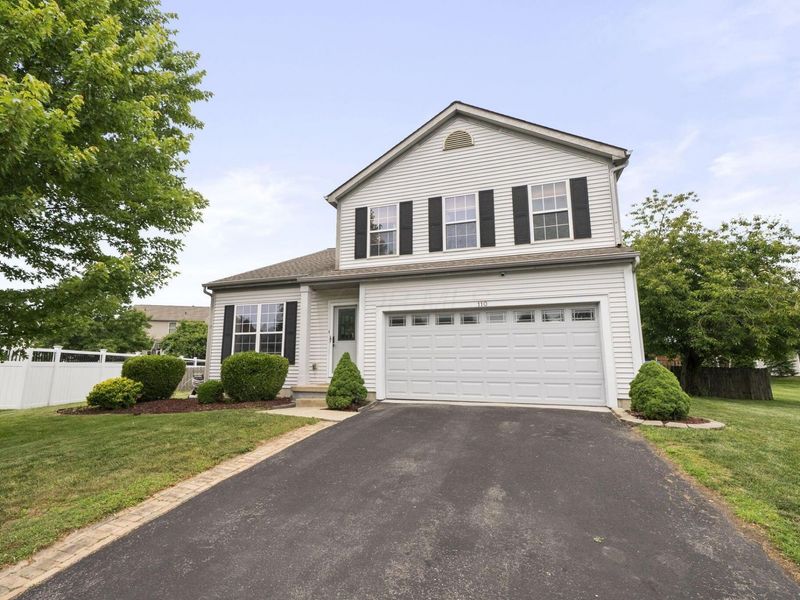 110 Lantern Chase Court, Delaware, OH 43015 Photo 3
