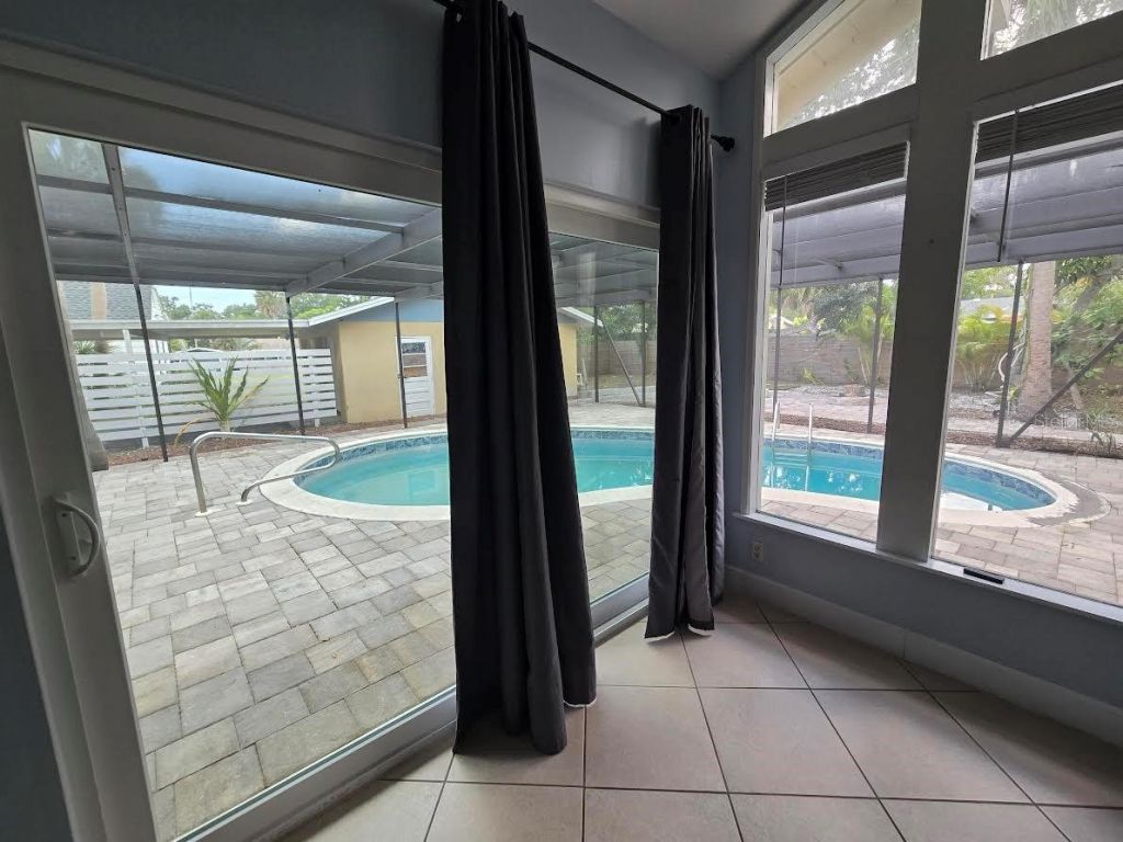 859 Patterson Drive, Sarasota, FL 34234 Photo