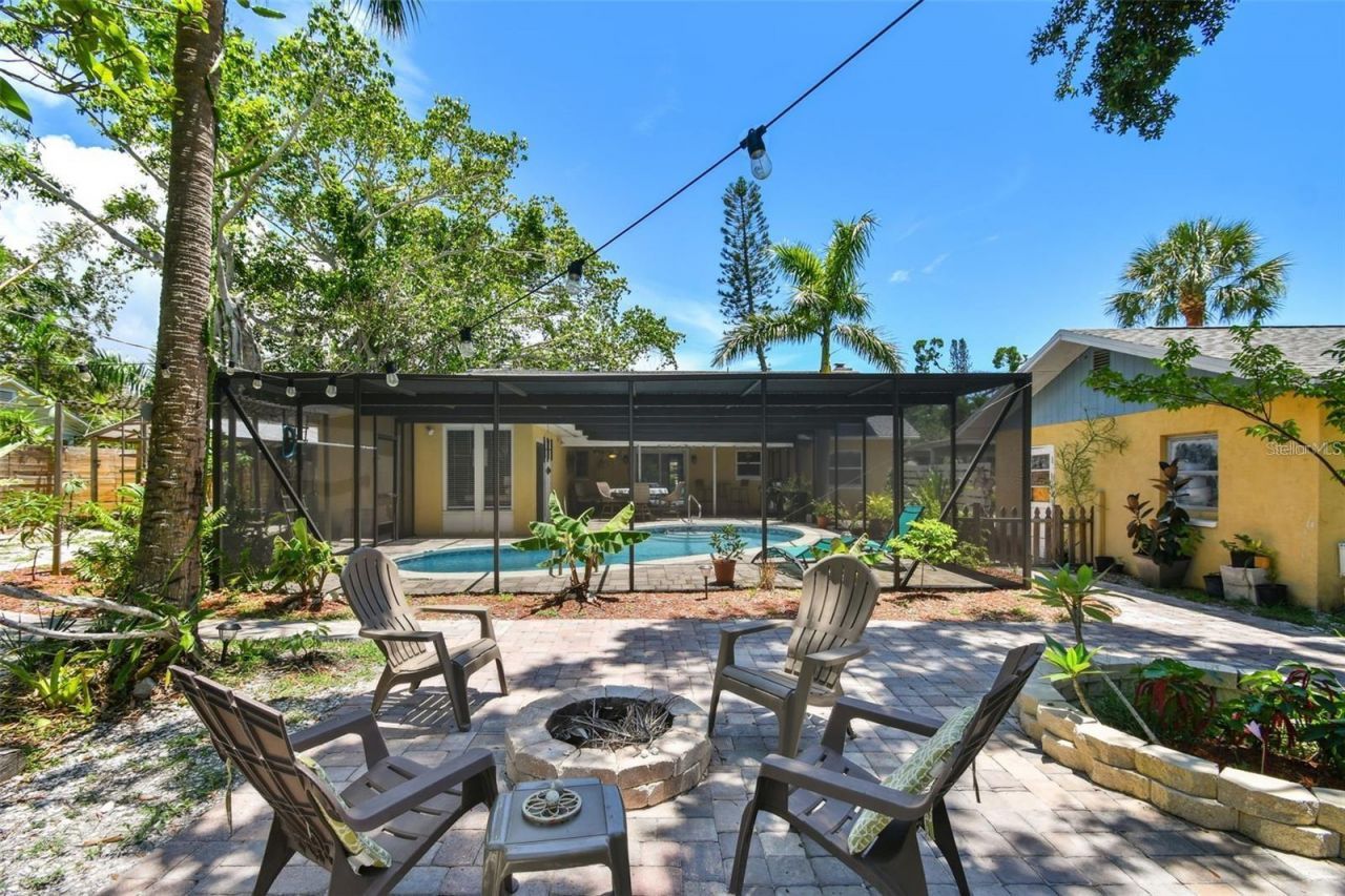 859 Patterson Drive, Sarasota, FL 34234 Photo