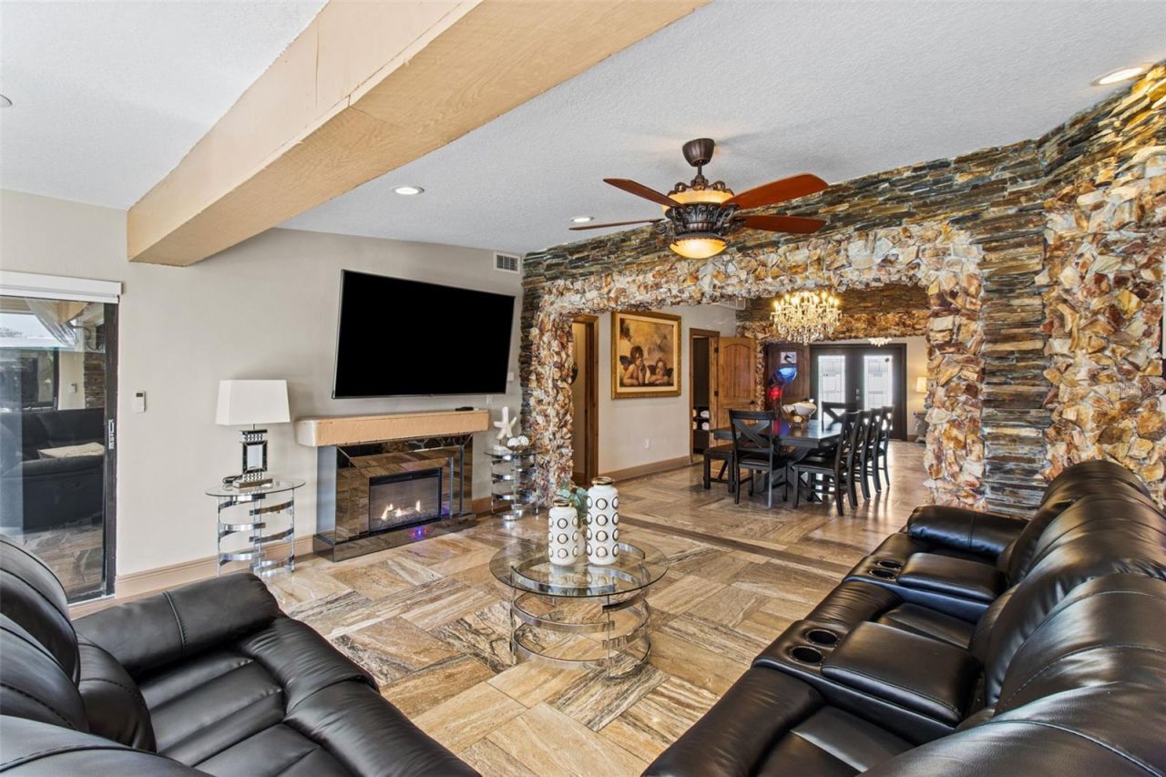 357 La Hacienda Drive, Indian Rocks Beach, FL 33785 Photo