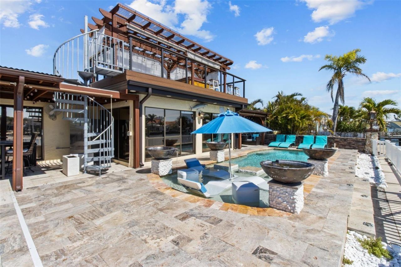357 La Hacienda Drive, Indian Rocks Beach, FL 33785 Photo