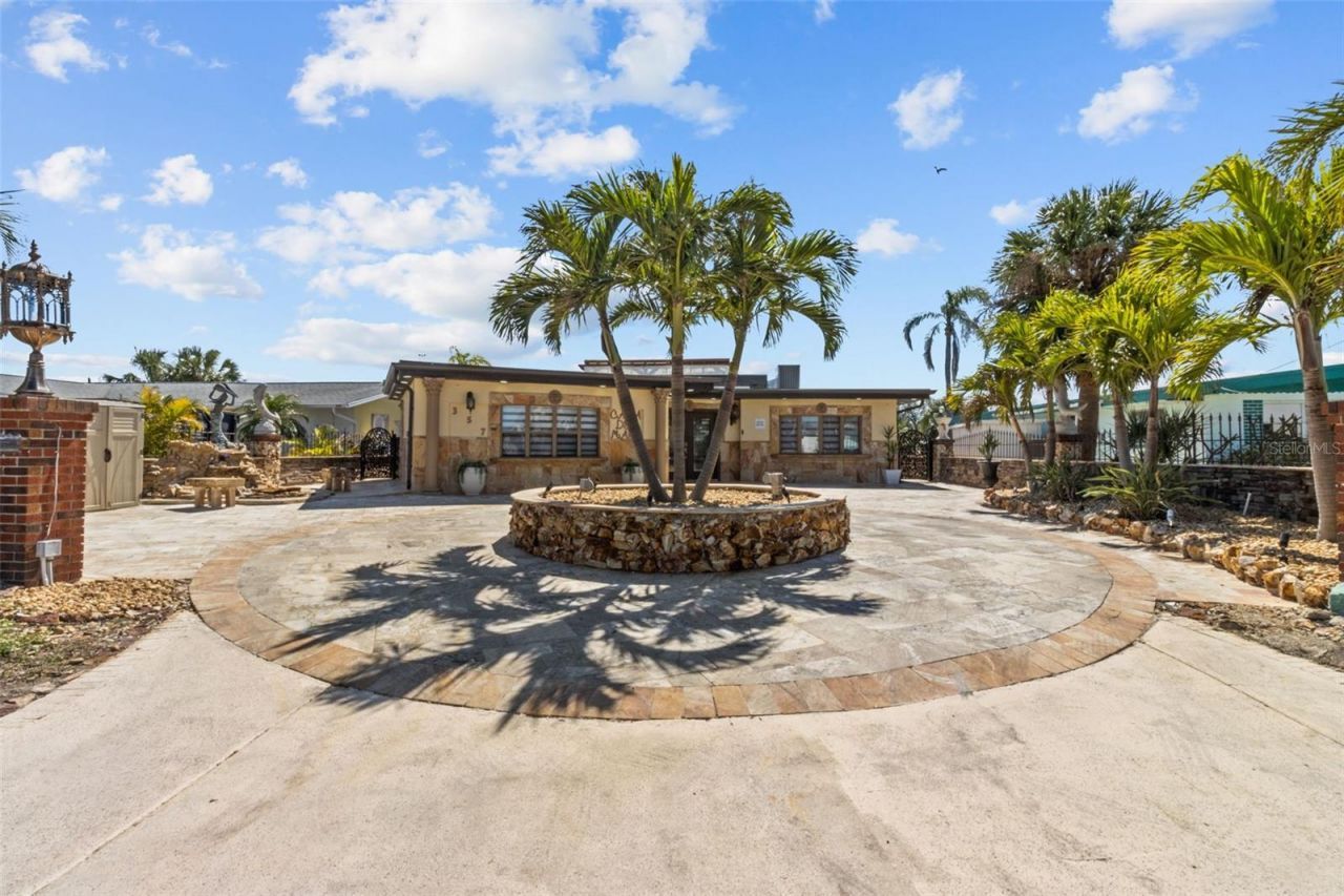 357 La Hacienda Drive, Indian Rocks Beach, FL 33785 Photo