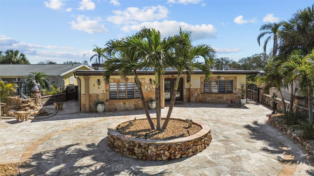 357 La Hacienda Drive, Indian Rocks Beach, FL 33785 Photo