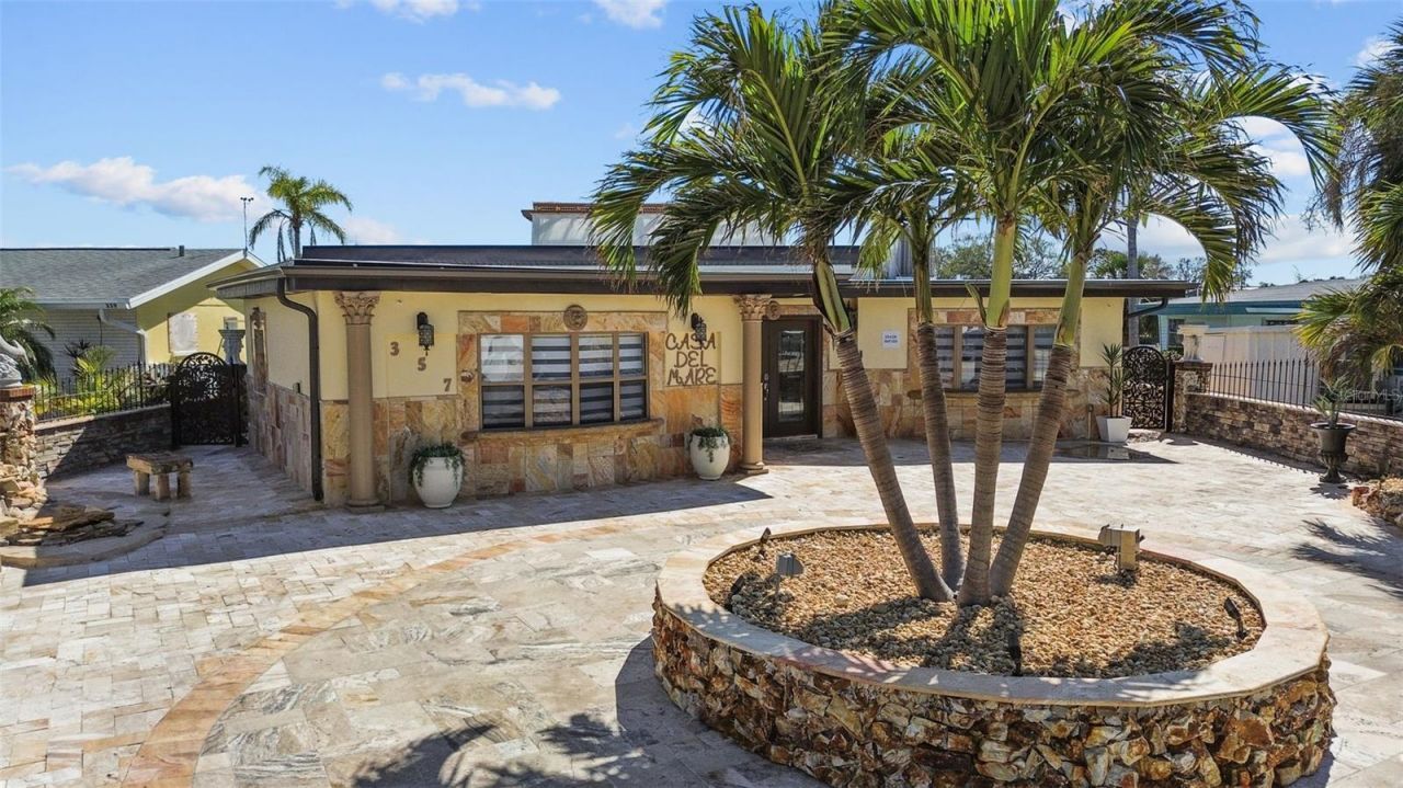357 La Hacienda Drive, Indian Rocks Beach, FL 33785 Photo