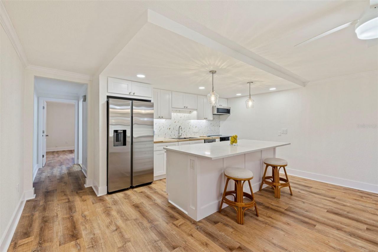 109 16th Avenue, Unit 3, Indian Rocks Beach, FL 33785 Photo