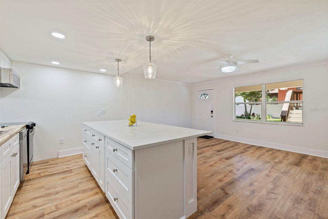 109 16th Avenue, Unit 3, Indian Rocks Beach, FL 33785 Photo