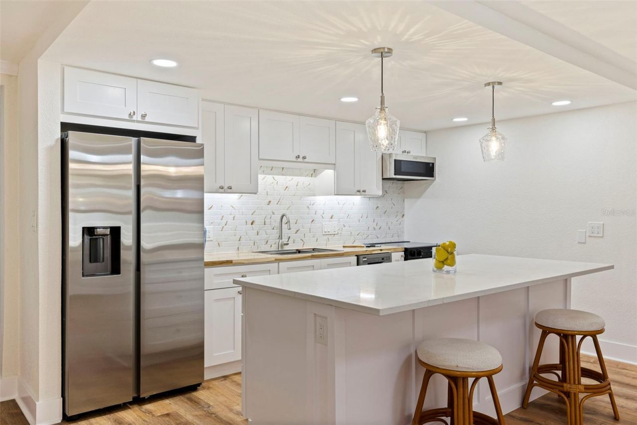 109 16th Avenue, Unit 3, Indian Rocks Beach, FL 33785 Photo